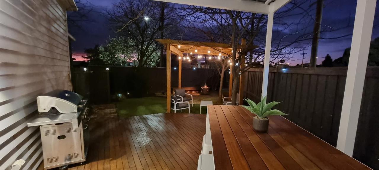 Live - Play - Stay - East Geelong Eksteriør bilde